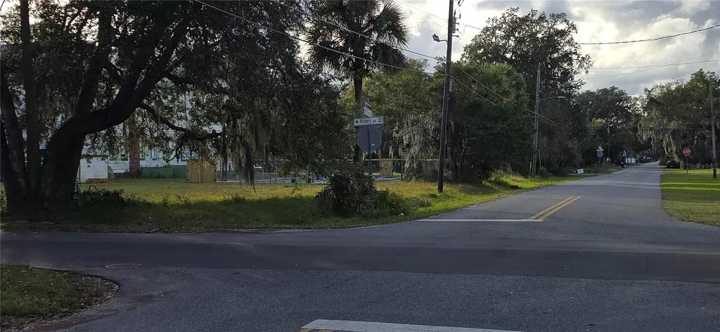 E 11th Street Sanford FL 32771