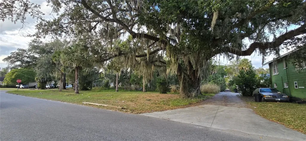 E 11th Street Sanford FL 32771