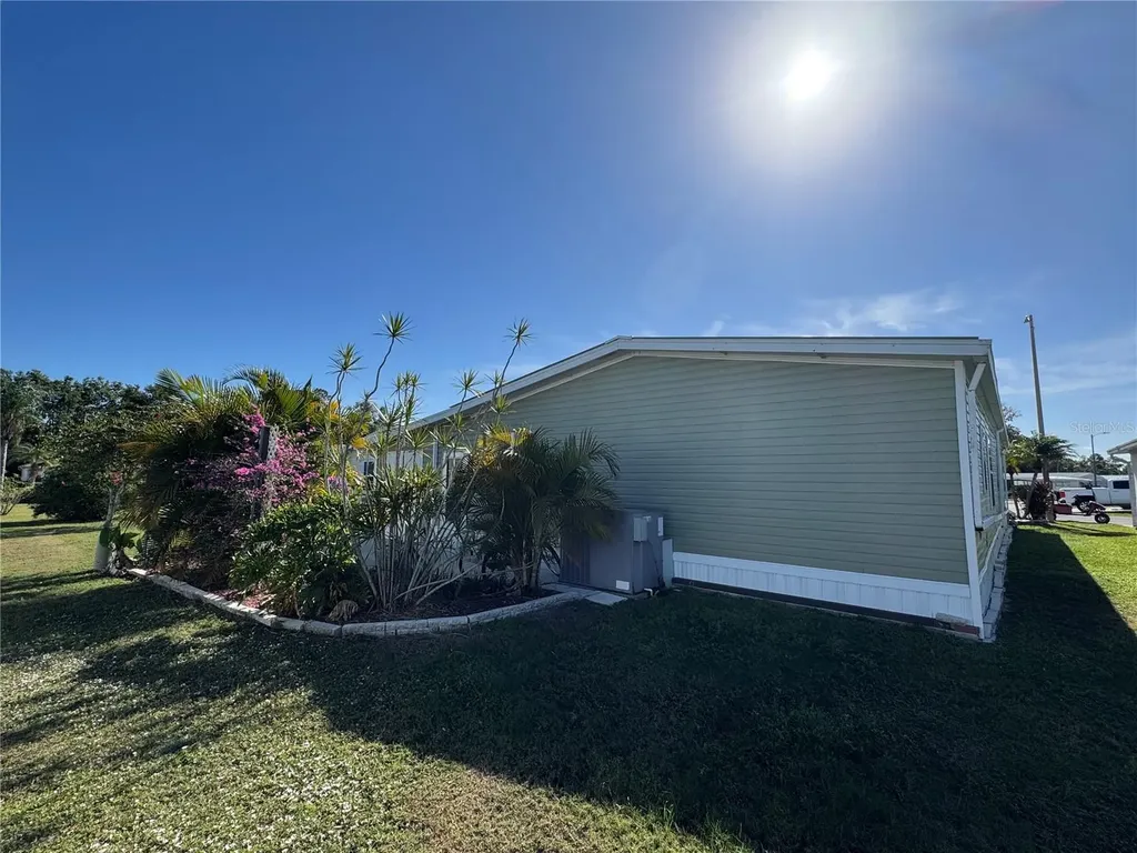 6394 Lolly Bay Loop NE Winter Haven FL 33881