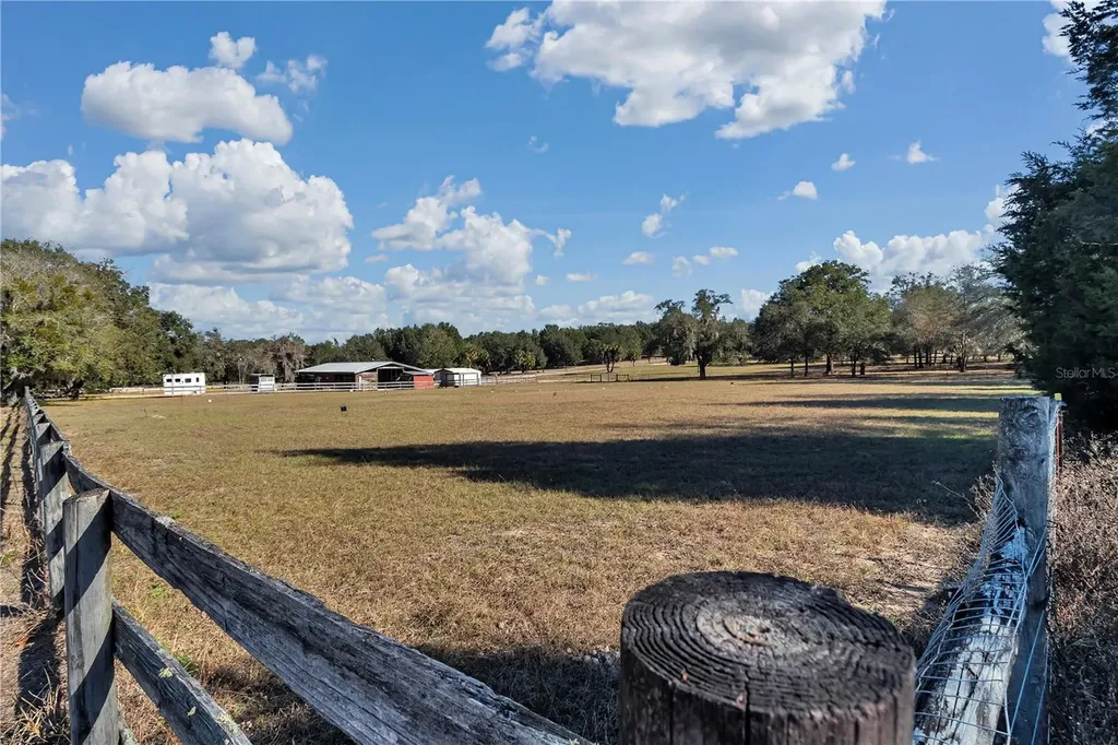 11375 N Circle M Avenue Dunnellon FL 34433