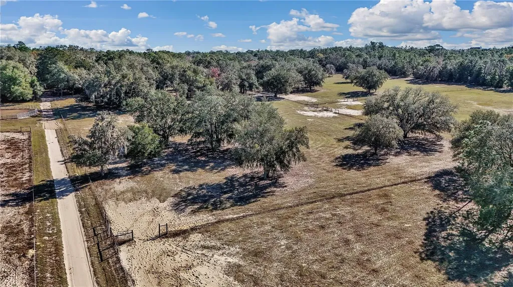 11375 N Circle M Avenue Dunnellon FL 34433