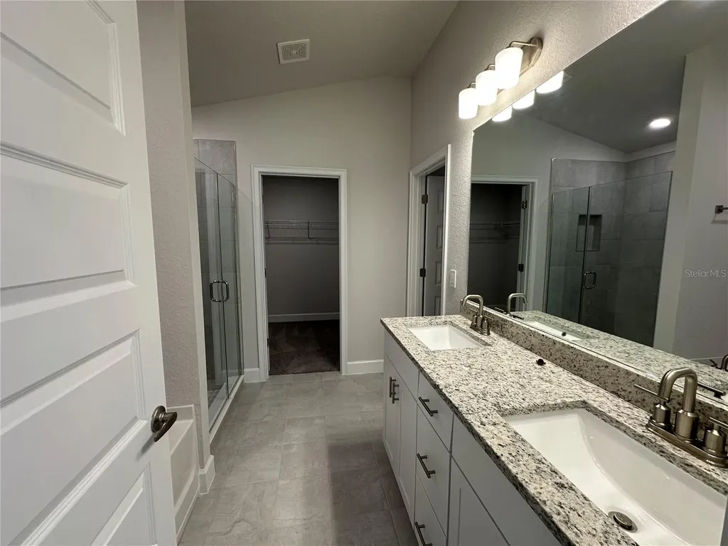 12547 NE 48th Terrace Oxford FL 34484