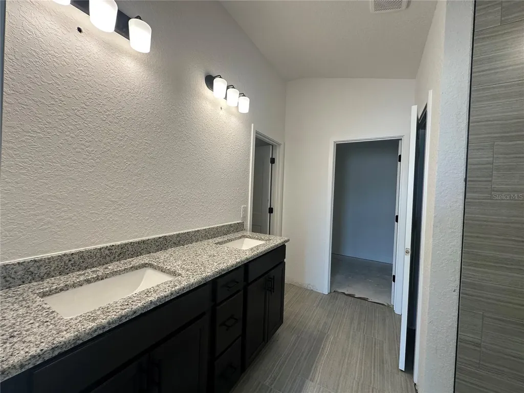 12547 NE 48th Terrace Oxford FL 34484