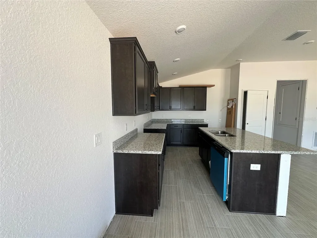 12547 NE 48th Terrace Oxford FL 34484