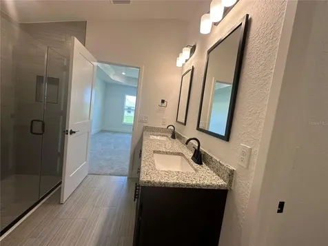 12547 NE 48th Terrace Oxford FL 34484