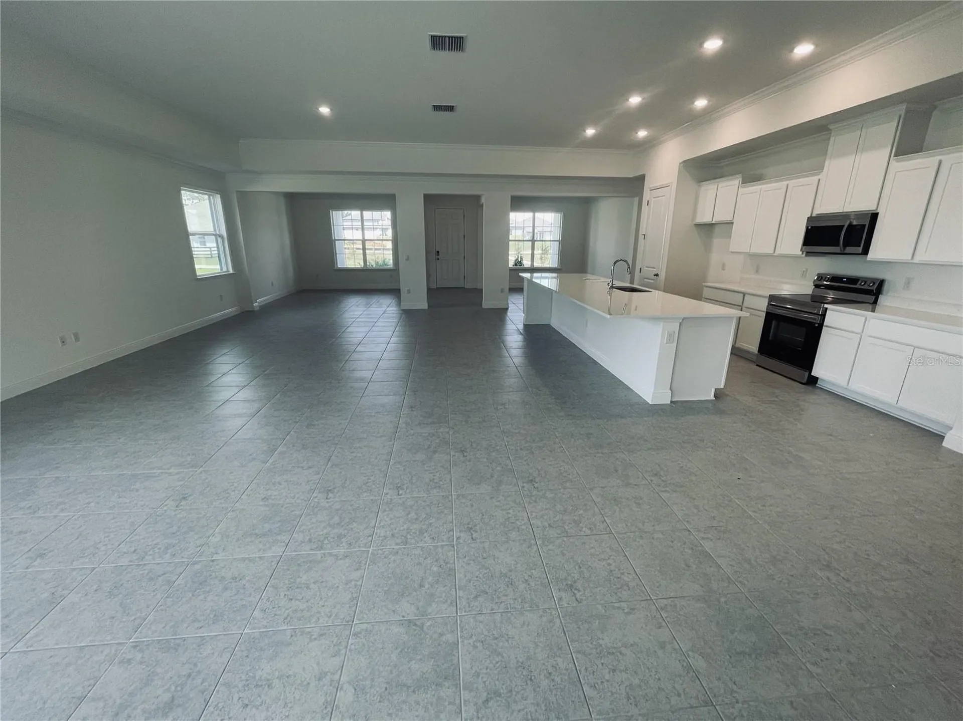 10140 White Magnolia Square Thonotosassa FL 33592