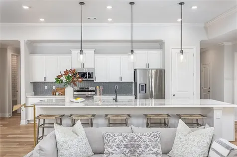 10140 White Magnolia Square Thonotosassa FL 33592