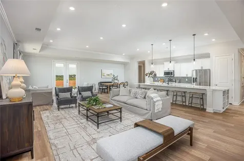 10140 White Magnolia Square Thonotosassa FL 33592