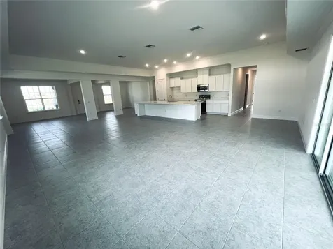 10140 White Magnolia Square Thonotosassa FL 33592