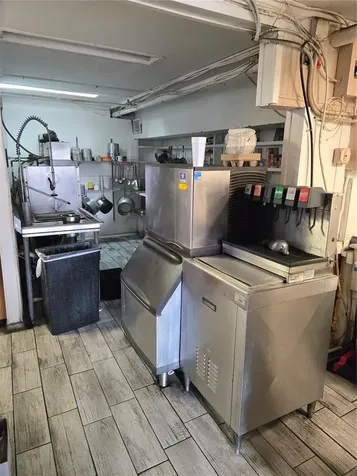118 E Tarpon Avenue Tarpon Springs FL 34689