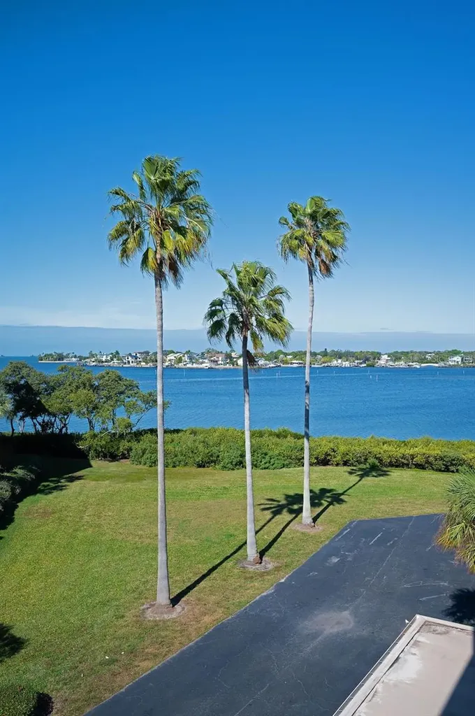 2700 Bayshore Boulevard Dunedin FL 34698