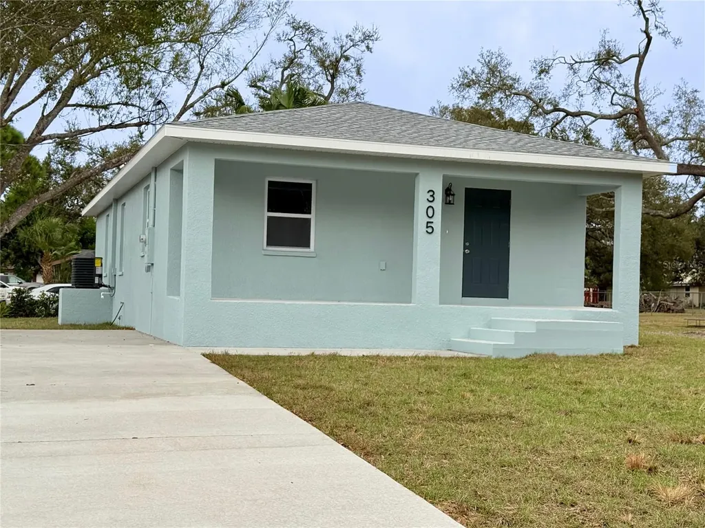 305 19th Street East Bradenton FL 34208
