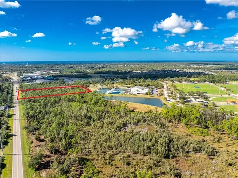 1060 S River Road Englewood FL 34223