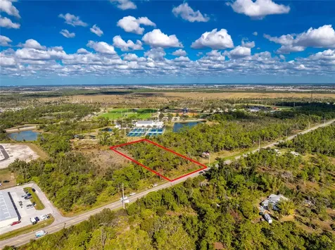 1060 S River Road Englewood FL 34223