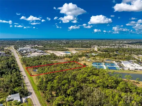 1060 S River Road Englewood FL 34223