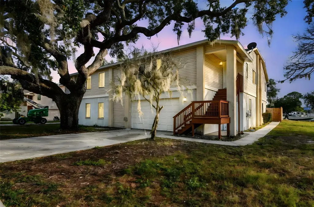 1734 Rumar Lane Holiday FL 34691