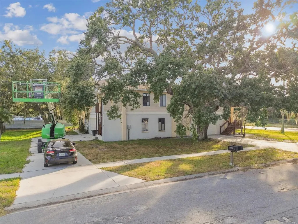 1734 Rumar Lane Holiday FL 34691