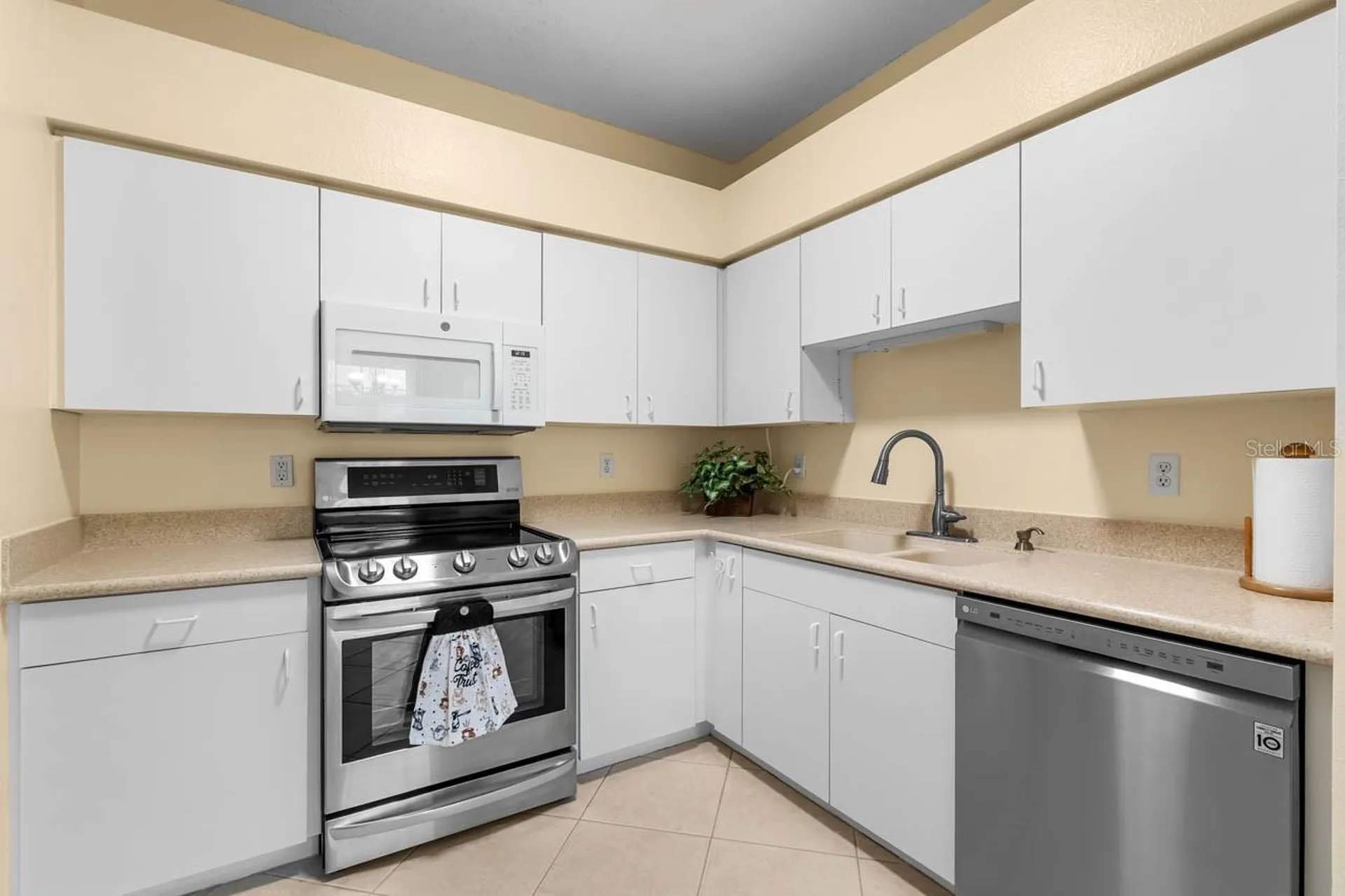 615 Tremont Greens Lane Sun City Center FL 33573