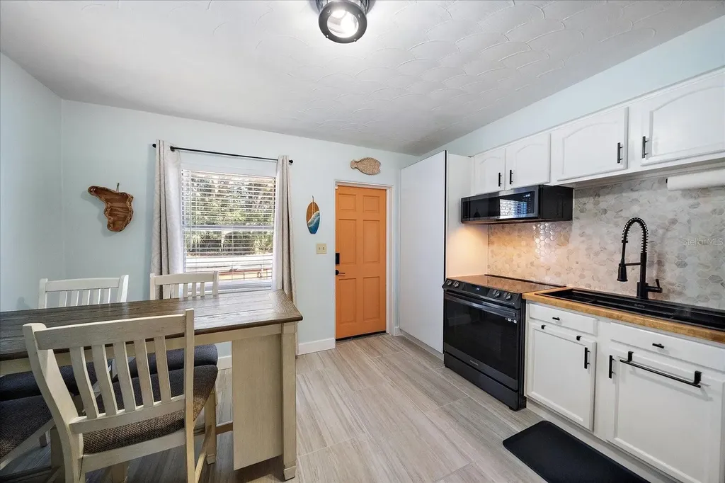 1909 27th Street W Bradenton FL 34205