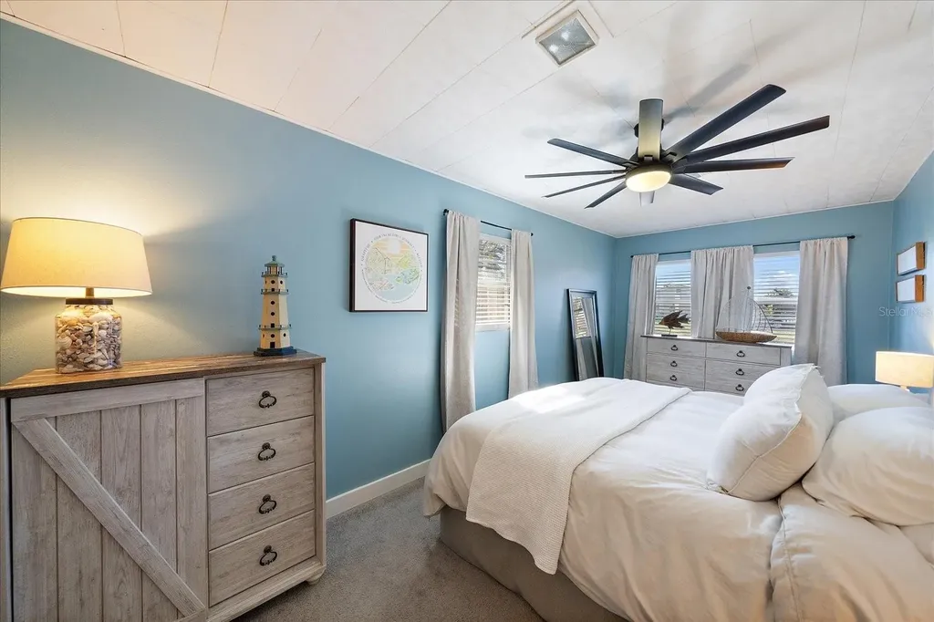 1909 27th Street W Bradenton FL 34205