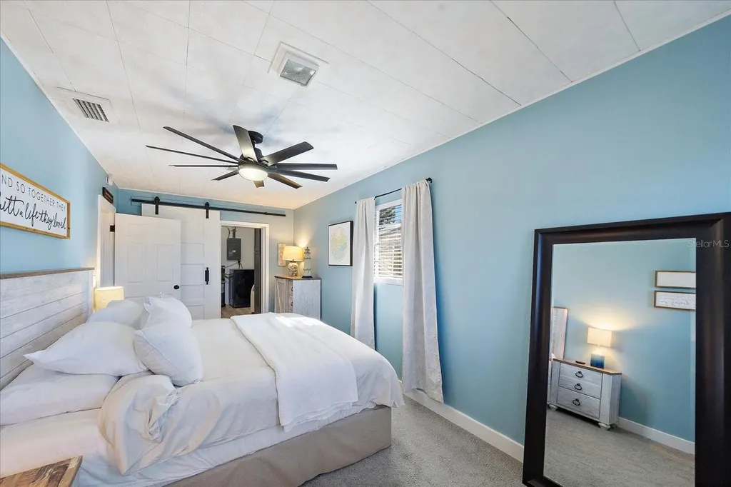 1909 27th Street W Bradenton FL 34205