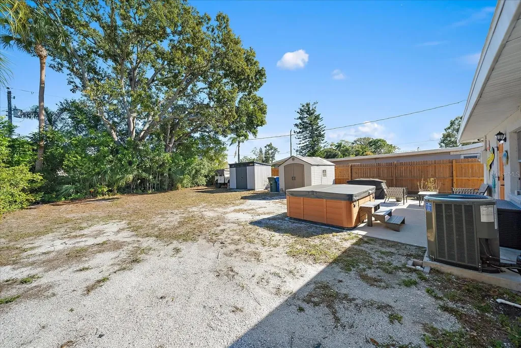 1909 27th Street W Bradenton FL 34205