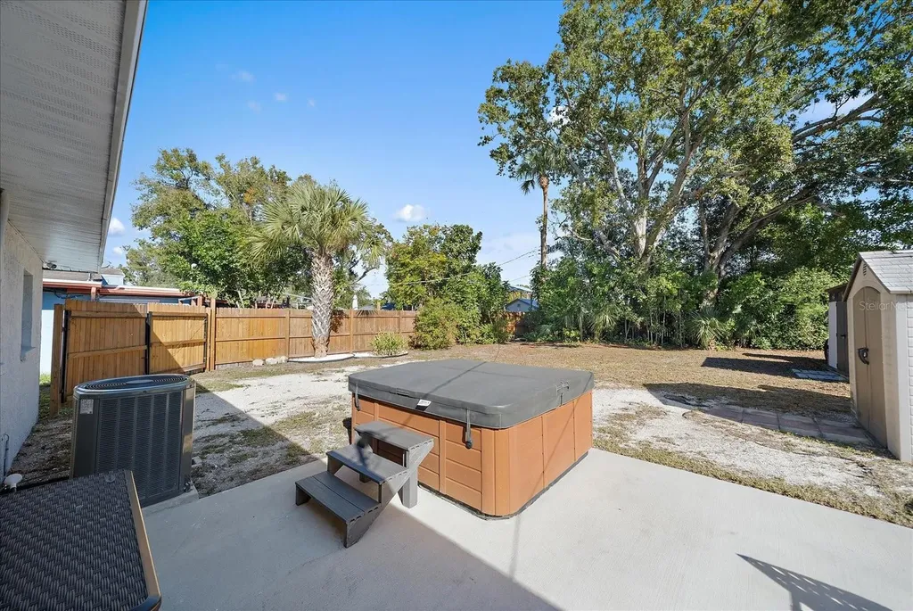 1909 27th Street W Bradenton FL 34205