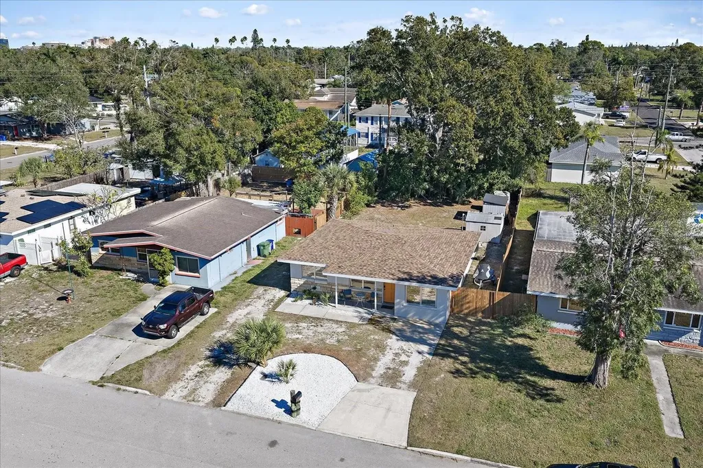 1909 27th Street W Bradenton FL 34205