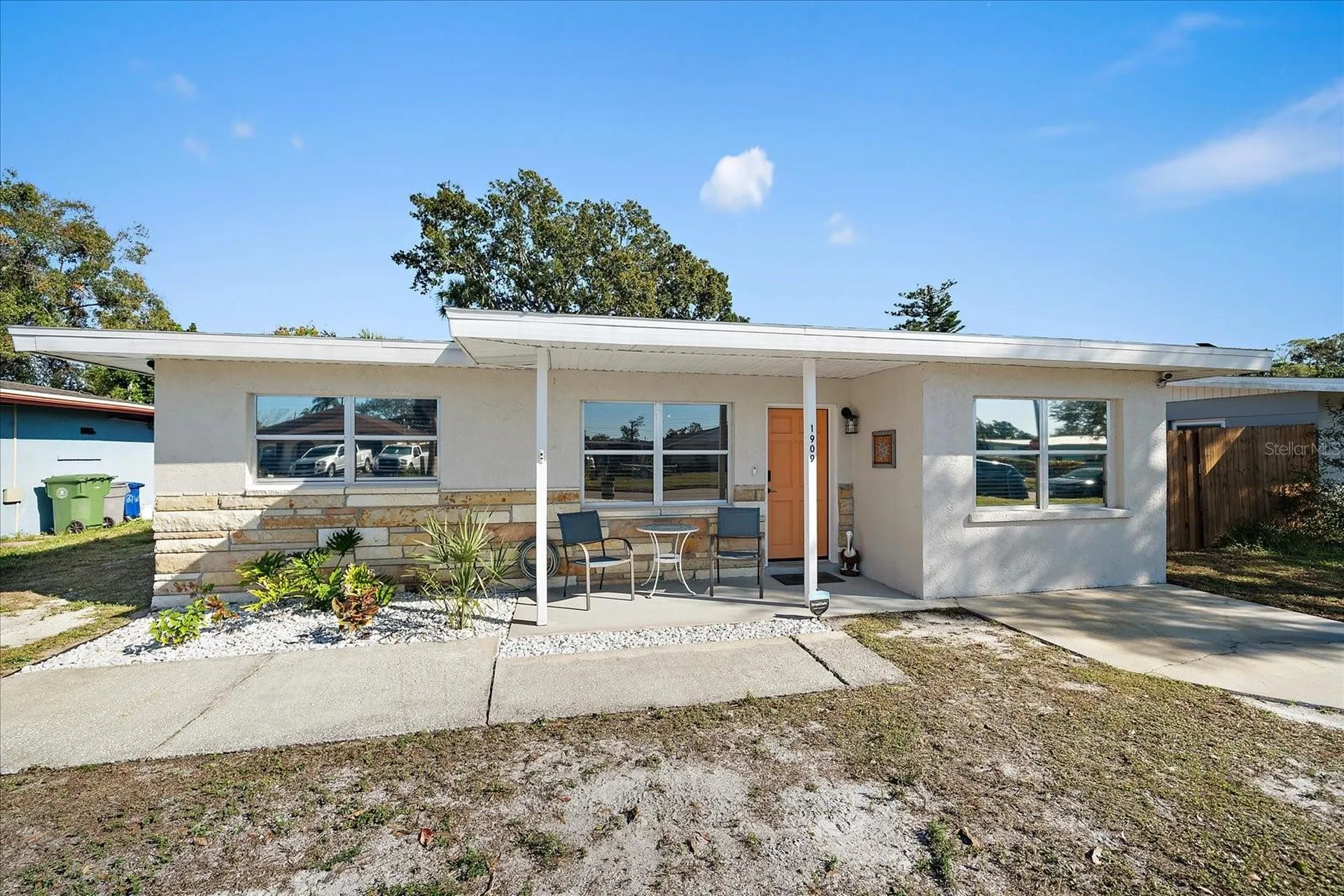1909 27th Street W Bradenton FL 34205