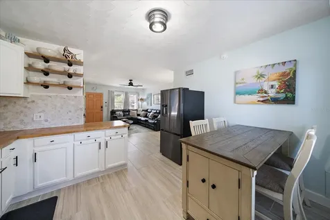 1909 27th Street W Bradenton FL 34205