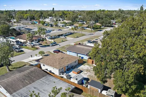 1909 27th Street W Bradenton FL 34205