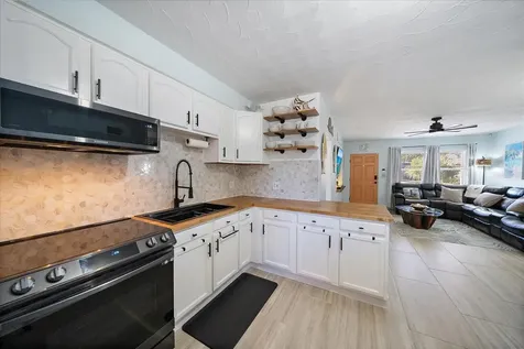 1909 27th Street W Bradenton FL 34205