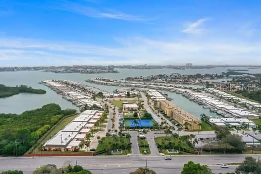 146 Boca Ciega Point Blvd Boulevard S St Petersburg FL 33708