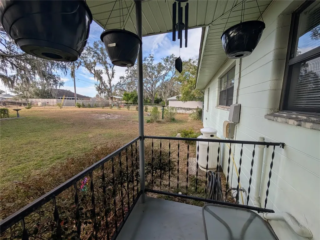 17 E Bay Street Davenport FL 33837