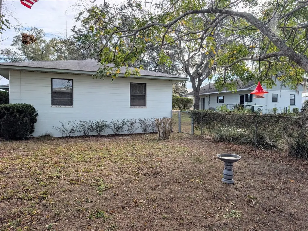 17 E Bay Street Davenport FL 33837