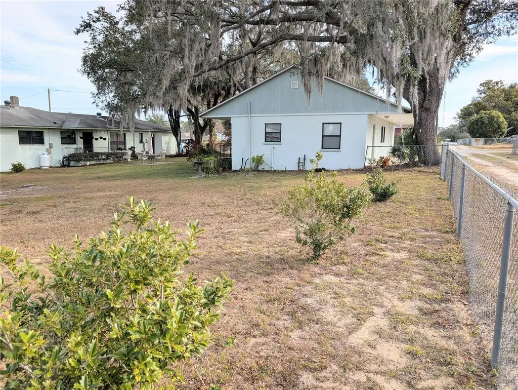 17 E Bay Street Davenport FL 33837