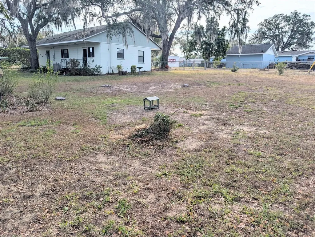 17 E Bay Street Davenport FL 33837