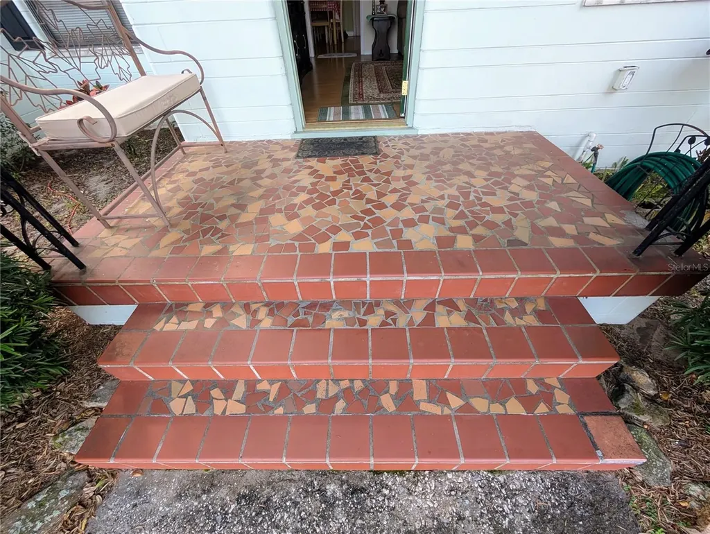 17 E Bay Street Davenport FL 33837
