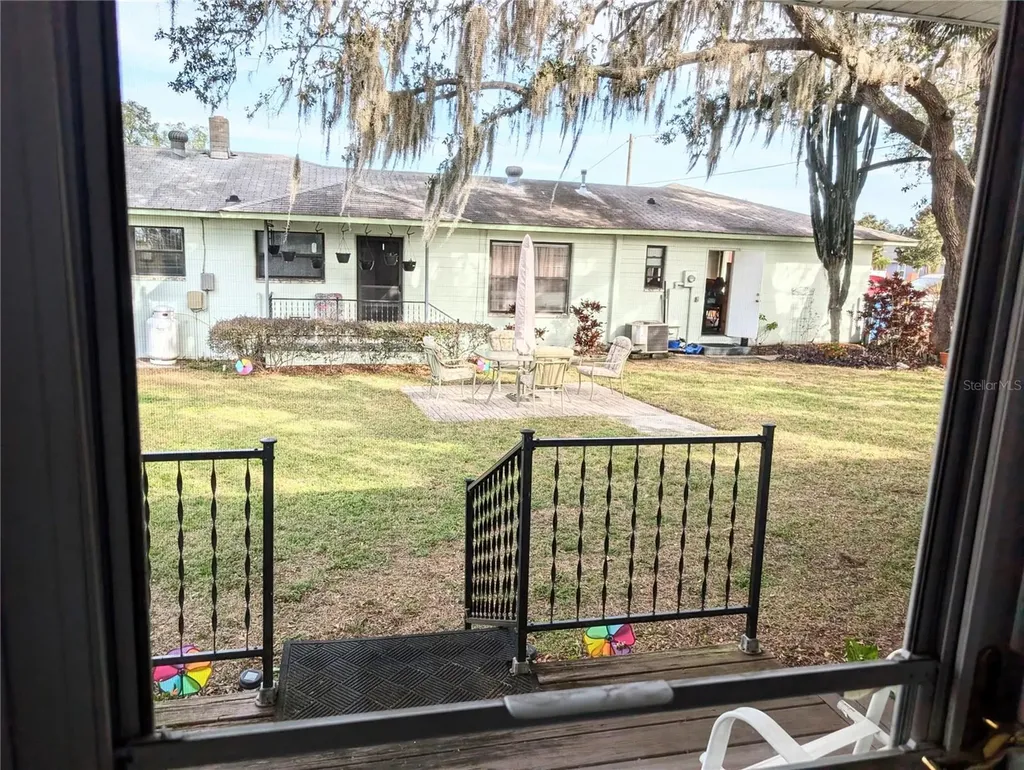 17 E Bay Street Davenport FL 33837
