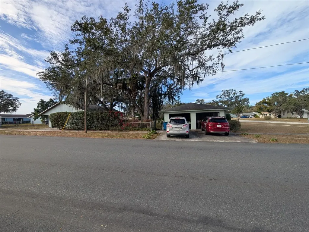 17 E Bay Street Davenport FL 33837