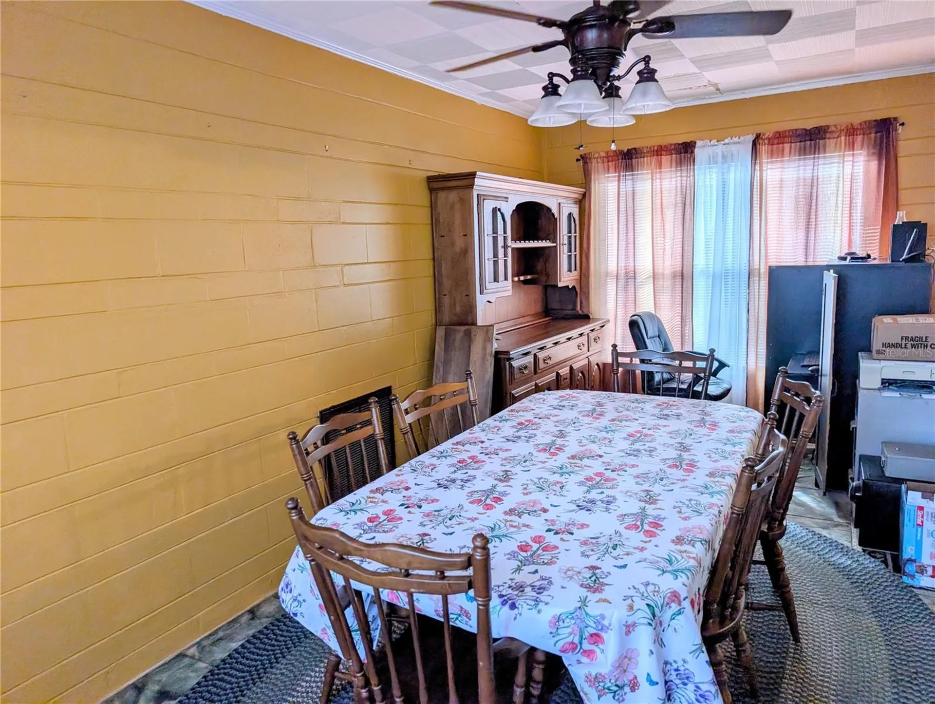 17 E Bay Street Davenport FL 33837