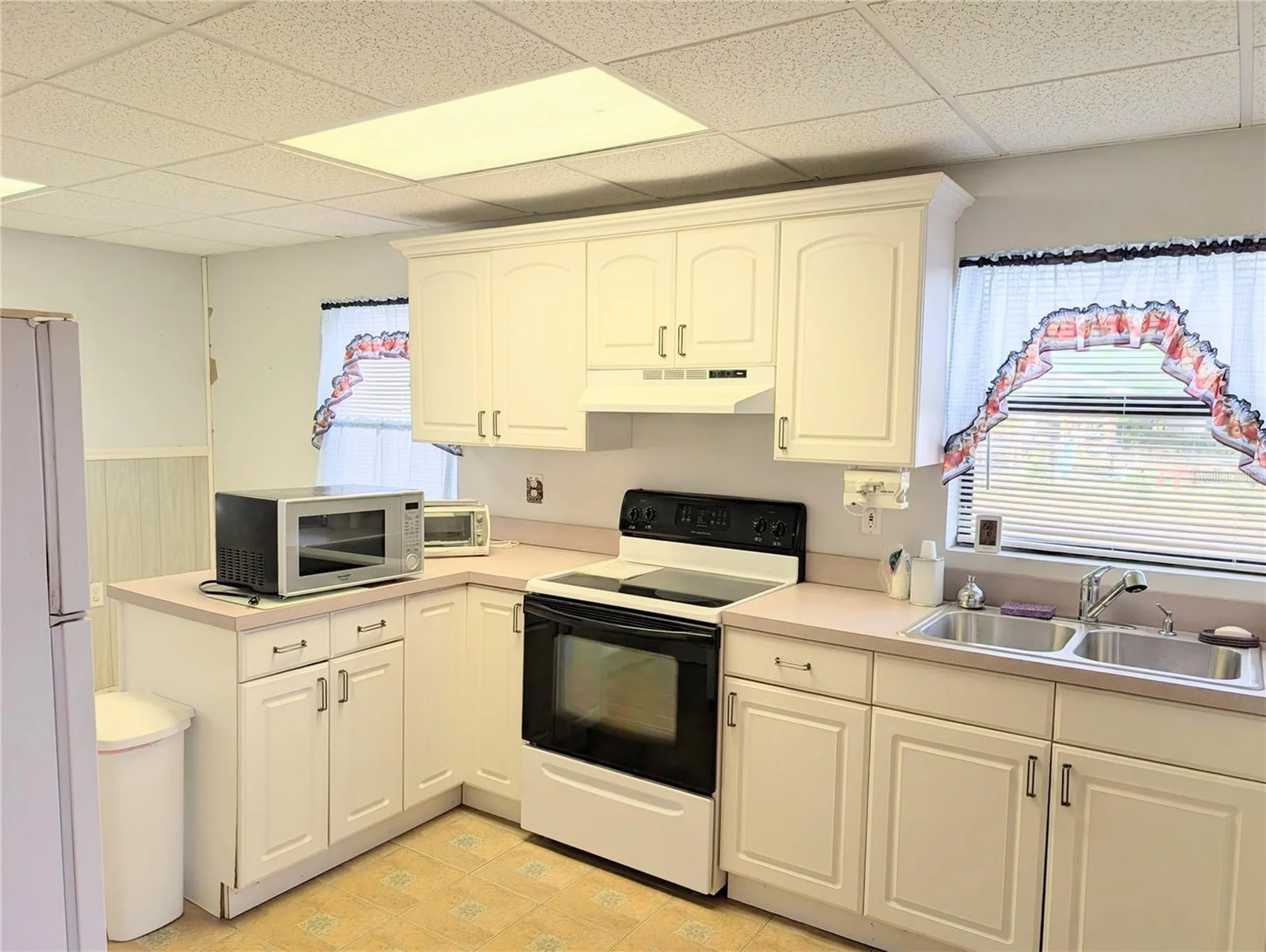 17 E Bay Street Davenport FL 33837