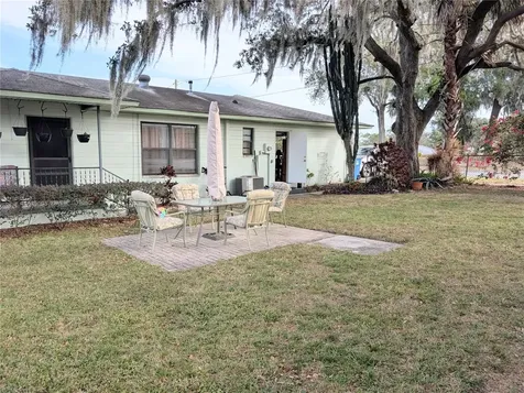17 E Bay Street Davenport FL 33837
