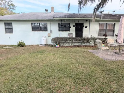 17 E Bay Street Davenport FL 33837