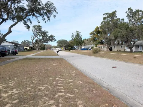 17 E Bay Street Davenport FL 33837