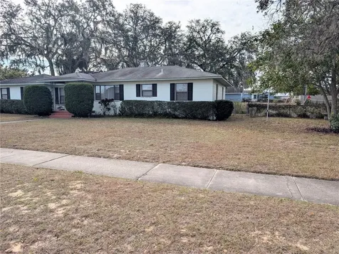 17 E Bay Street Davenport FL 33837