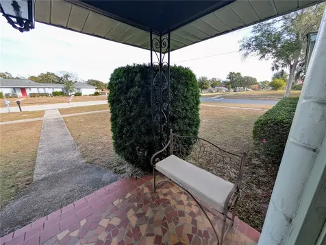 17 E Bay Street Davenport FL 33837