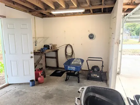 17 E Bay Street Davenport FL 33837