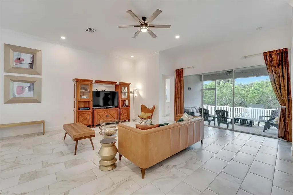 618 Manns Harbor Drive Apollo Beach FL 33572