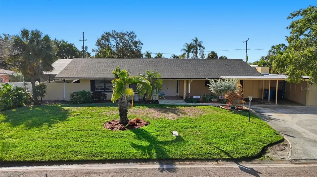 3944 49th Avenue S St Petersburg FL 33711